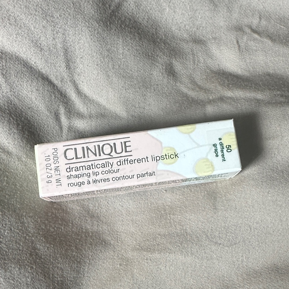 Clinique Lipstick - Shaping Lip Colour in “a different grape”